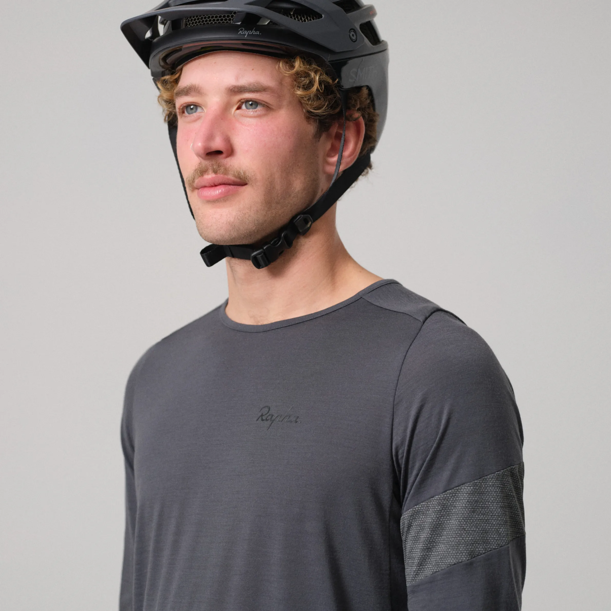 Rapha T-shirts & Tops|Men's Trail Merino Long Sleeve T-shirt DarkGrey/Black
